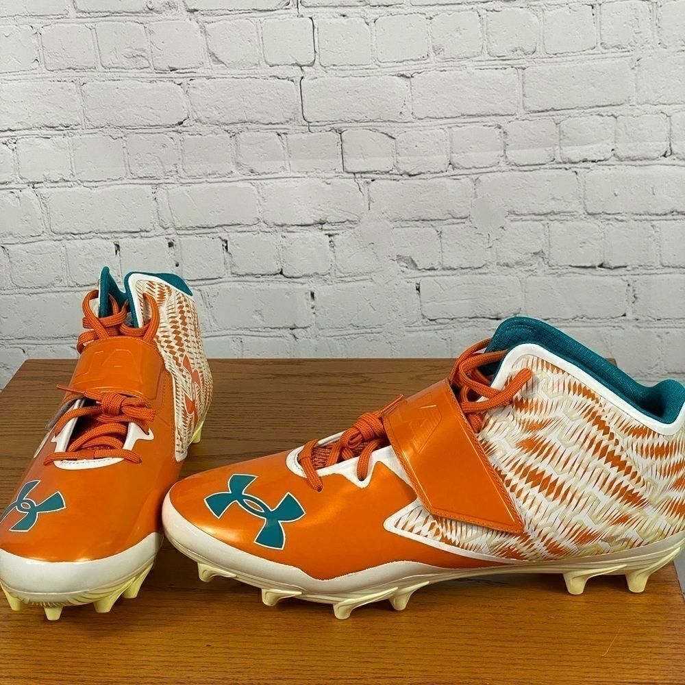 NWOT Under Armor Clutch Fit Cleats. Size 15E